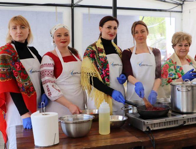 Новини Вінниці - фото з Вінничанки варили борщ за рецептом, якому понад 150 років