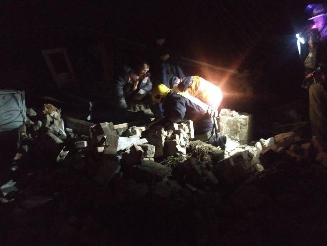 Новини Вінниці - фото з Вибух газу на Гайсинщині. З-під завалів діставали потерпілу власницю будинку