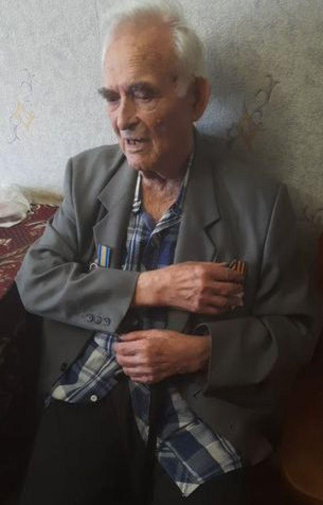 Новини Вінниці - фото з «Як окропом, обпекло ногу від осколків…»  Фронтовик написав вірш про своє поранення