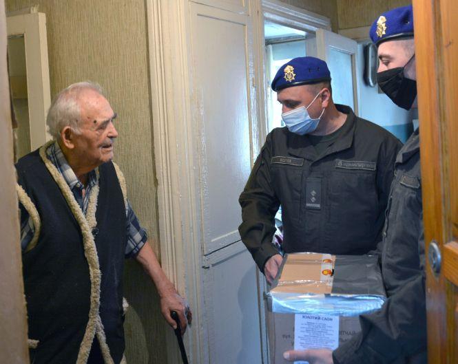 Новини Вінниці - фото з «Як окропом, обпекло ногу від осколків…»  Фронтовик написав вірш про своє поранення