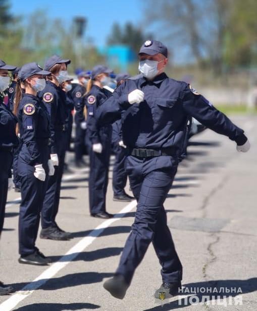 Новини Вінниці - фото з У Вінниці 36 юнаків та дівчат дали клятву кадета та засадили алею слави