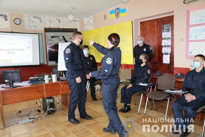 Новини Вінниці - фото з У Вінниці 36 юнаків та дівчат дали клятву кадета та засадили алею слави