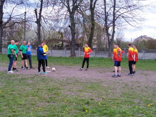 Новини Козятина - фото з Перемогли вчителі: як козятинчани змагалися у футболі до Дня Перемоги над нацизмом