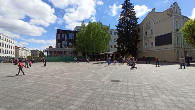 Новини Житомира - фото з Сухомлин звітує перед житомирянами. Фото