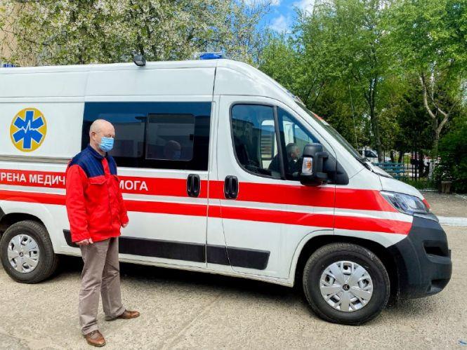 Новини Житомира - фото з 11 новеньких автомобілів швидкої допомоги поповнили автопарк обласного центру екстреної медичної допомоги