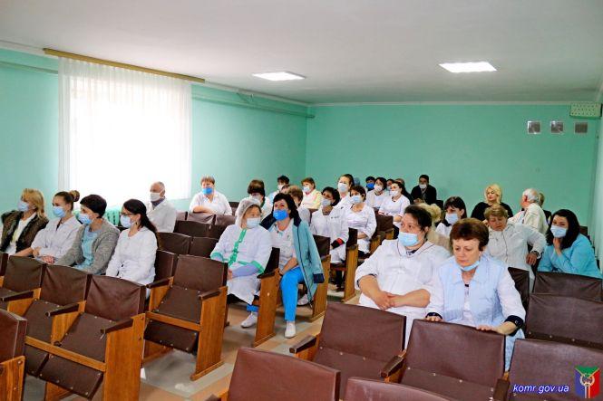 Новини Козятина - фото з Як з професійним днем вітали козятинських медсестер