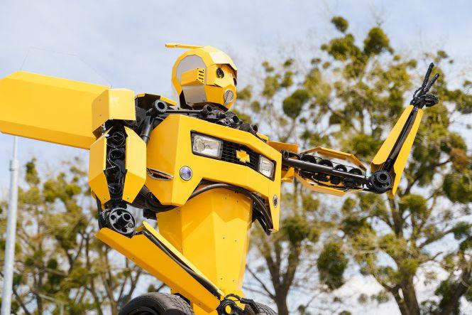 Новини Вінниці - фото з Жовтий «Бамблбі». Ми дізнались, хто заплатив за фігуру трансформера