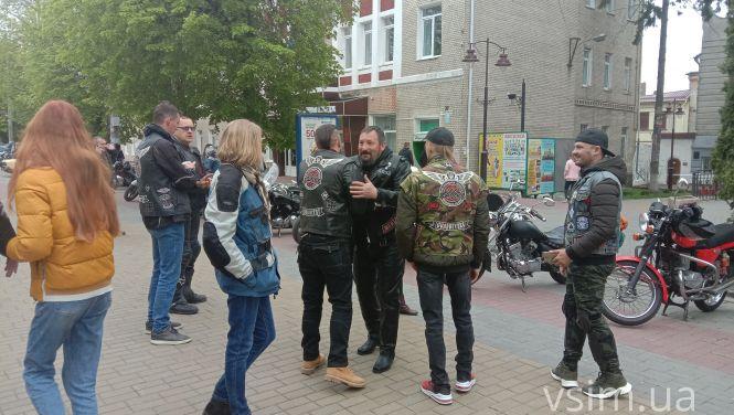 Новини Хмельницького - фото з Хмельницькі байкери на «стометрівці» відкрили мотосезон (ФОТО, ВІДЕО)