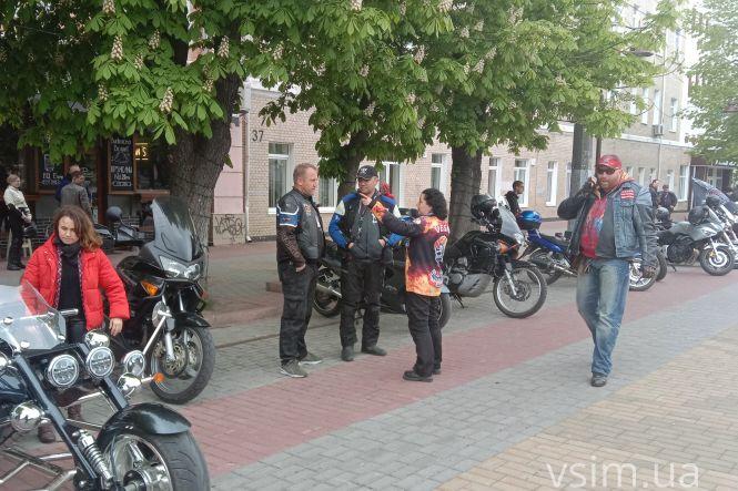 Новини Хмельницького - фото з Хмельницькі байкери на «стометрівці» відкрили мотосезон (ФОТО, ВІДЕО)
