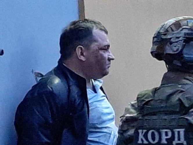 Новини Вінниці - фото з Обличчям в асфальт: бійці КОРДу біля Туркішсіті затримали двох чоловіків