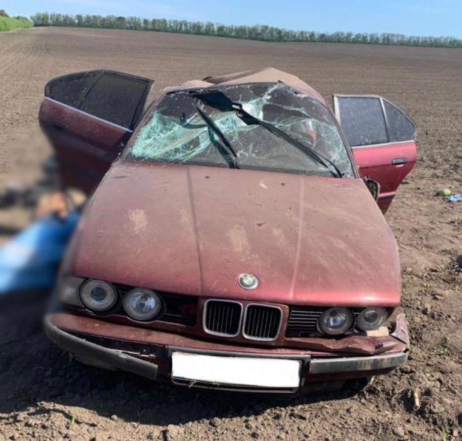 Новини Вінниці - фото з Смертельна аварія на Вінниччині.  BMW з'їхало з дороги та перекинулося