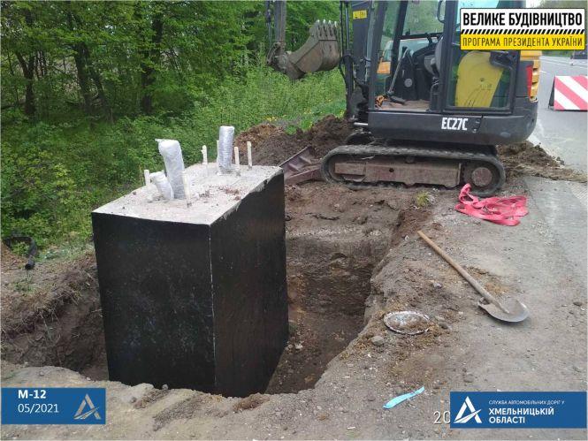 Новини Хмельницького - фото з На трасі М-12 неподалік Хмельницького влаштовують систему зважування авто у русі