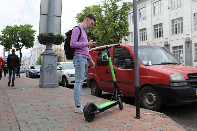 Новини Вінниці - фото з У Вінниці запустили прокат електросамокатів. Ми протестували, як він працює