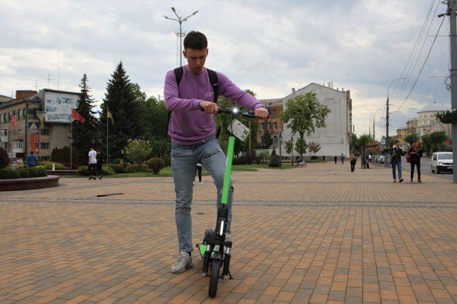 Новини Вінниці - фото з У Вінниці запустили прокат електросамокатів. Ми протестували, як він працює