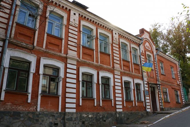 Новини Вінниці - фото з Смертельна ДТП та різанина на Первозванного: важливе за 17 травня на 20minut.ua Дім у центрі Вінниці продають ювеліру за 4,4 мільйона гривень