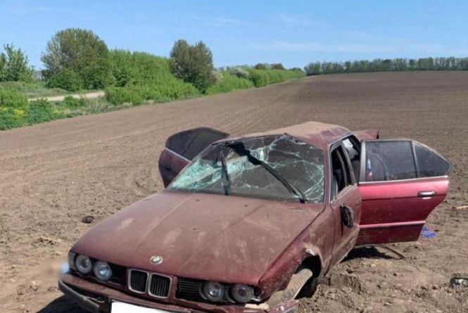 Новини Вінниці - фото з Смертельна ДТП та різанина на Первозванного: важливе за 17 травня на 20minut.ua Смертельна аварія на Вінниччині.  BMW з'їхало з дороги та перекинулося