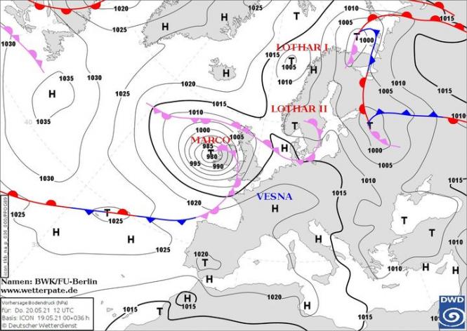 На зображенні може бути: map та текст «1020 1030 H 1010 MA 1005 1035 1030 Η 1015 1000 LOTHAR 1015 1005 1025 1020 40 1035 1010 1015 1010- 1010 1005 1000 LOTHARII 1015 1030 980 1010 1025 1000 1020 1005 Η 1010 1015 VESNA H Î 1015- 1025 T 1020 T Î Namen: BWK/FU-Berlin www.wetterpate.de ) Bodendruck 20. UTC Basis ICON 9.05.21 00+036h Deutscher Wetterdienst T 1010 1015 1015 1015 DWD»