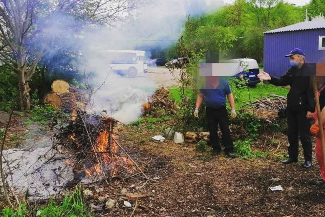 Новини Вінниці - фото з Боротьба за воду та найбагатший депутат міськради: важливе за 21 травня на 20minut.ua Дим біля Plaza Park. Інспектори «на гарячому» зловили порушника