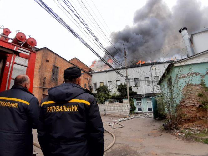 Новини Вінниці - фото з Першим загорілось приміщення, де раніше виявили купу порушень. Нові деталі пожежі на Бевза