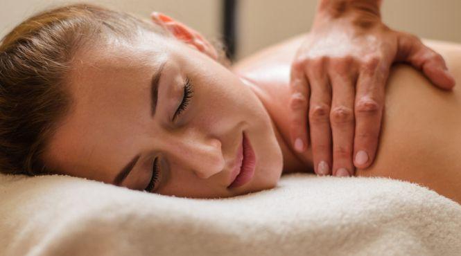 Новини Вінниці - фото з Полуниця з вершками: прості прийоми, які урізноманітнять ваше сексуальне життя