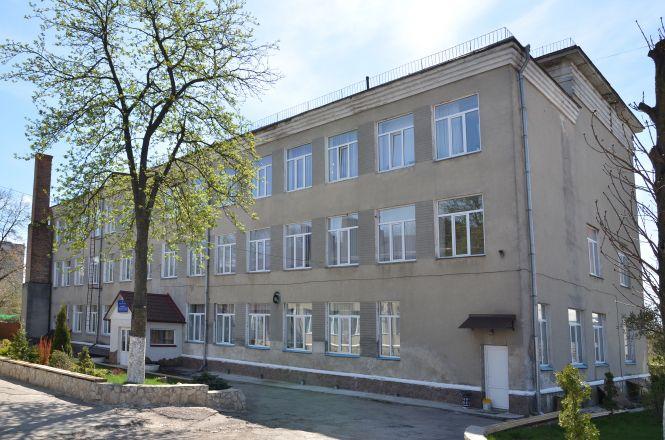 Новини Тернополя - фото з Скільки коштує навчання в тернопільських коледжах, які спеціальності та чи є гуртожитки (ЦІНИ)