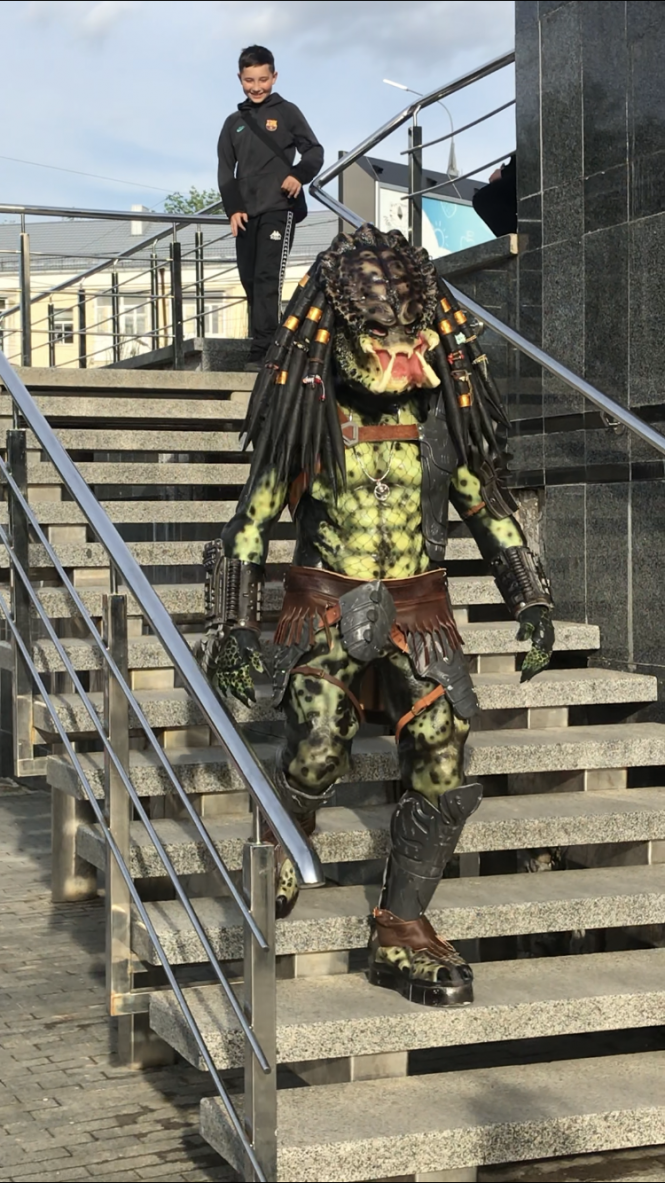 Новини Вінниці - фото з Ніби з Голлівуду. Навіщо вінничанин виготовляє яскраві костюми відомих кіногероїв?