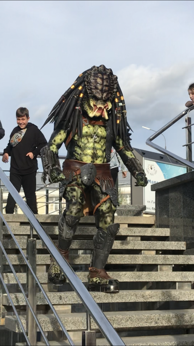 Новини Вінниці - фото з Ніби з Голлівуду. Навіщо вінничанин виготовляє яскраві костюми відомих кіногероїв?