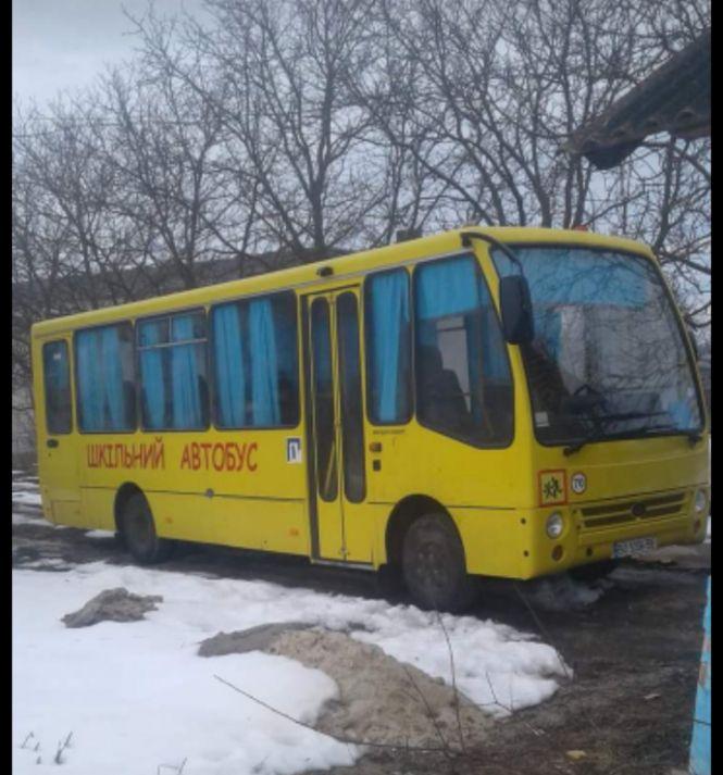 Новини Тернополя - фото з Їздила на тракторі та "копійці". На Тернопільщині шкільним автобусом вже п'ять років керує жінка
