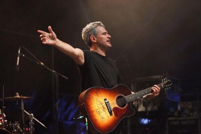 Новини Вінниці - фото з «Даруйте книги замість квітів!» Арсен Мірзоян їде у Вінницю, щоб вразити акустикою просто неба