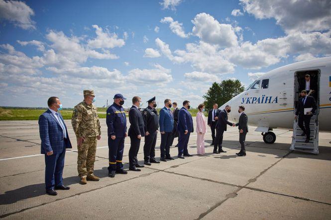 Новини Хмельницького - фото з Зеленський у хмельницькому Палаці спорту: про що говорить і куди поїде далі