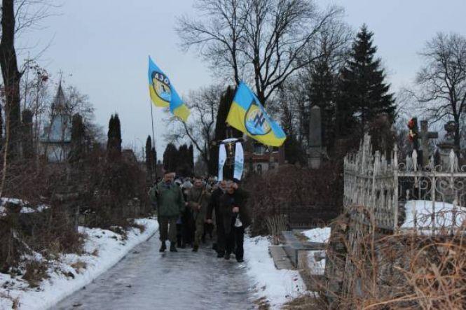 Новини Тернополя - фото з Які Герої спочивають на Микулинецькому цвинтарі та як виглядають їхні поховання (ФОТО)