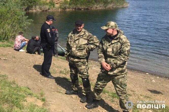 Новини Хмельницького - фото з На Дністрі чоловік наловив риби на 27 тисяч. В поліції відкрили кримінальне провадження