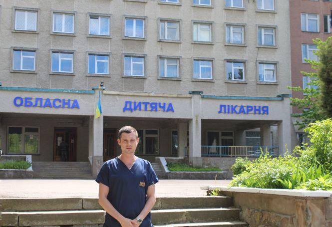 Новини Тернополя - фото з Лікар до 30-ти: стоматолог-хірург з Тернополя про складні операції і як пацієнти іноді кусають за пальці