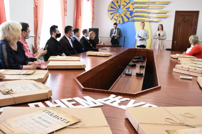 Новини Житомира - фото з У Житомирській ОДА привітали кращих журналістів області