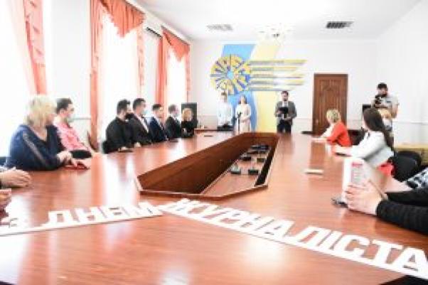 Новини Житомира - фото з У Житомирській ОДА привітали кращих журналістів області