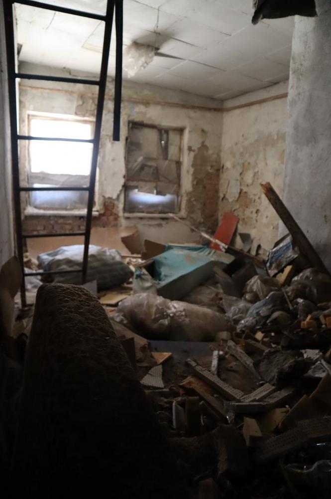 Новини Хмельницького - фото з Знести не можна залишити. Яким бачать майбутнє кінотеатру «Мир» влада та хмельничани На зображенні може бути: у приміщенні