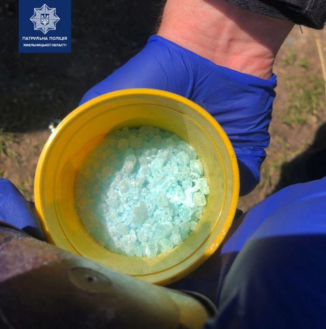 Новини Хмельницького - фото з У Хмельницькому спіймали молодика з 28 згортками наркотиків (ФОТО)