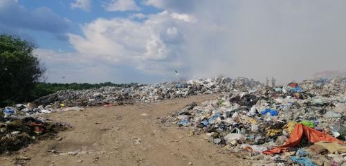 Новини Житомира - фото з У Бердичеві досі гасять пожежу на сміттєзвалищі: горить відучора IMG-bff3e5ba0ec3735168c9239ea459c081-V.jpg