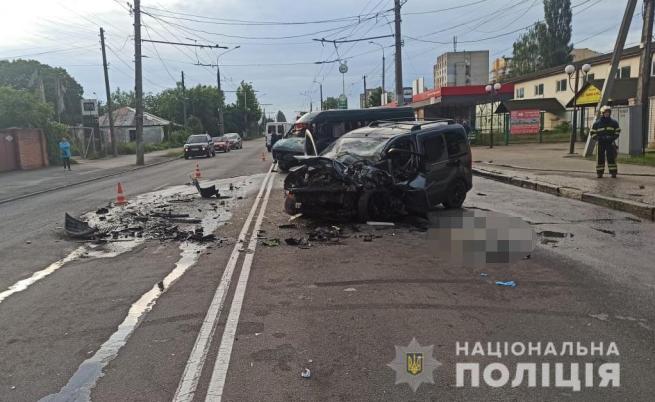 Новини Вінниці - фото з Смертельна аварія на Лебединського: водій на Citroen врізався у маршрутку