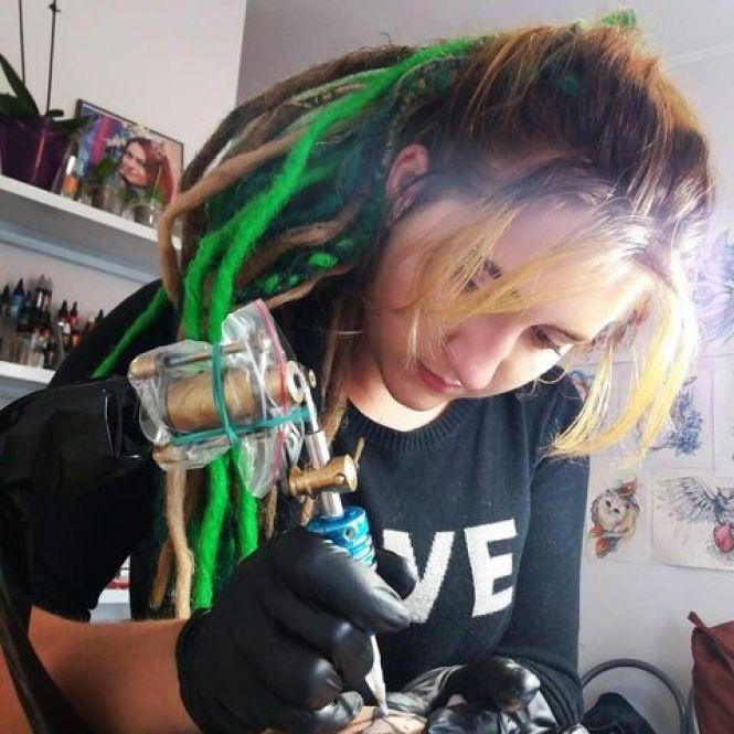 Новини Вінниці - фото з «Так я почуваюсь щасливою»: як вінничанка перетворилась на зеленоволосу ельфійку з гострими вушками