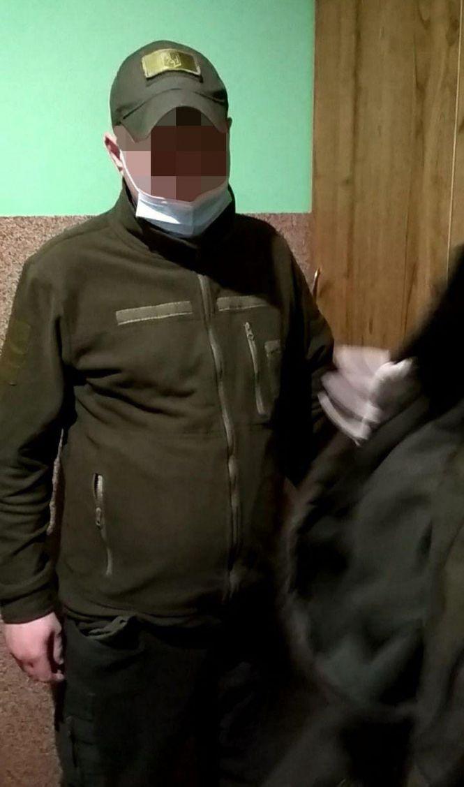 Новини Хмельницького - фото з Покарали експрацівника хмельницького СІЗО, який спробував пронести заборонені речі арештантам