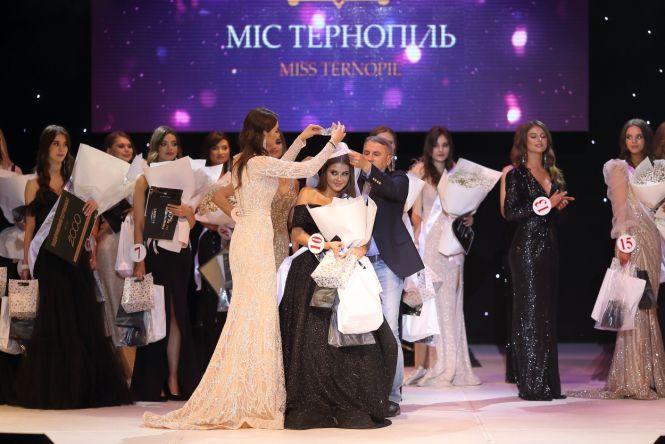 Новини Тернополя - фото з Фоторепортаж з конкурсу краси "Міс Тернопіль-2021" — гортайте