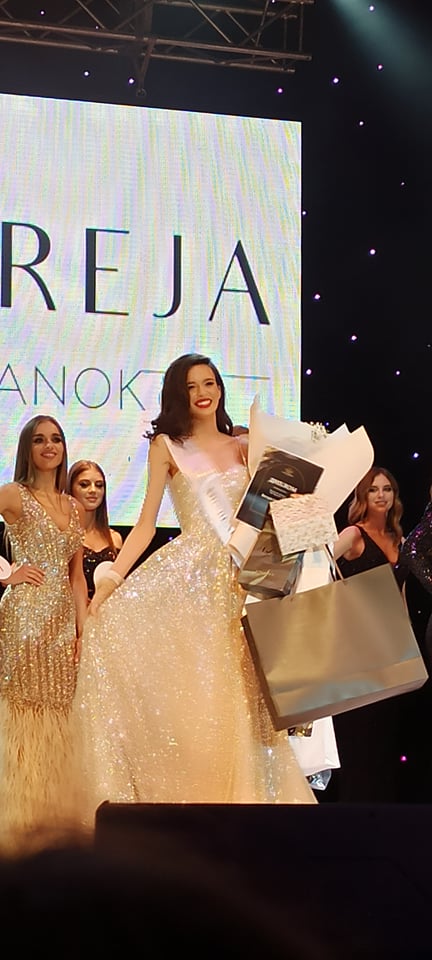 Новини Тернополя - фото з Корону "Міс Тернопіль-2021" отримала Марта Резніченко. Кого ще нагородили? (ФОТО) Немає опису.