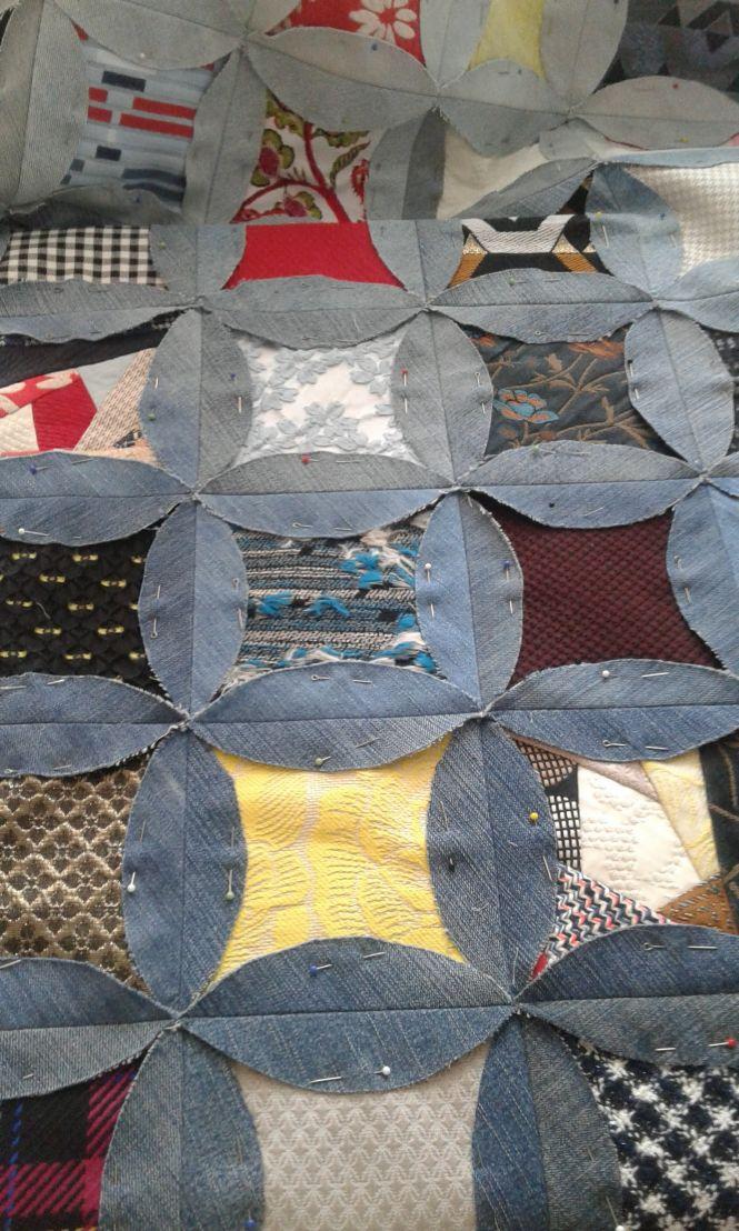 Новини Вінниці - фото з Операція «Реставрація». Вінничанка шиє унікальні крісла з людських історій та досвіду