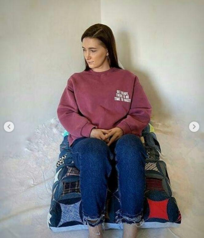 Новини Вінниці - фото з Операція «Реставрація». Вінничанка шиє унікальні крісла з людських історій та досвіду