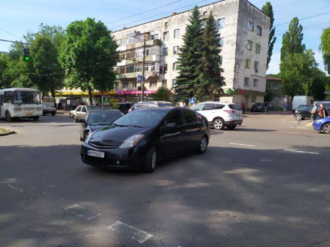 Новини Житомира - фото з На розі Великої Бердичівської і Довженка - ДТП