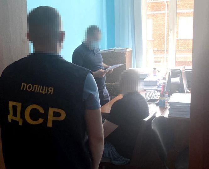 Новини Житомира - фото з У Житомирі банківський працівник з поплічниками викрали понад 14 млн грн з рахунків банку