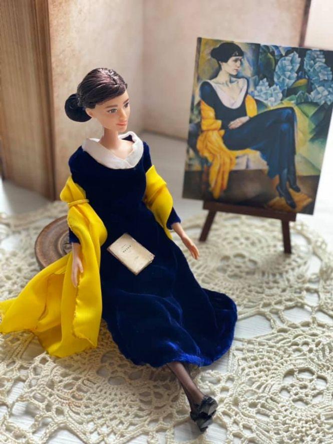 Новини Вінниці - фото з Від Роксолани до Alyona Alyona. У Вінниці відкрили виставку відомих українок в образі Барбі