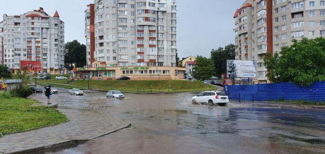 Новини Тернополя - фото з На "Дружбі" все пливе. Де ще затопило? Надсилайте свої фото (ФОТО, ВІДЕО)