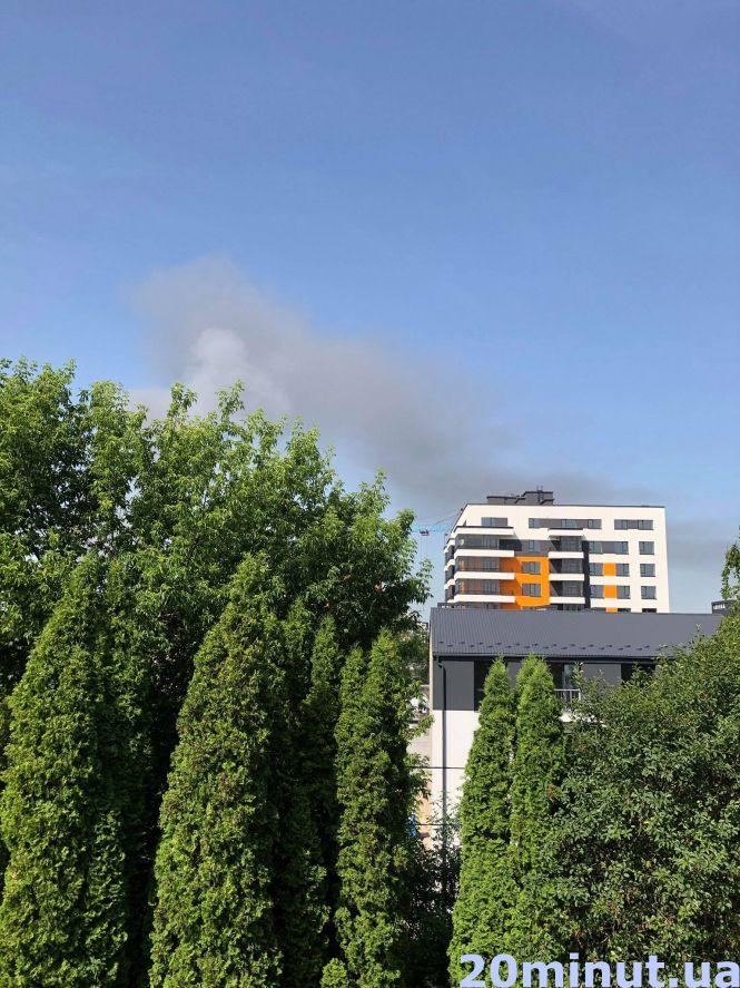 Новини Тернополя - фото з У Центрі пожежа, горить етно-бар "Коловорот". Що відомо?